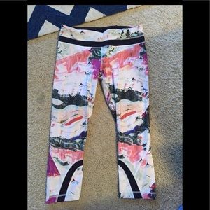 Lululemon run inspire crops